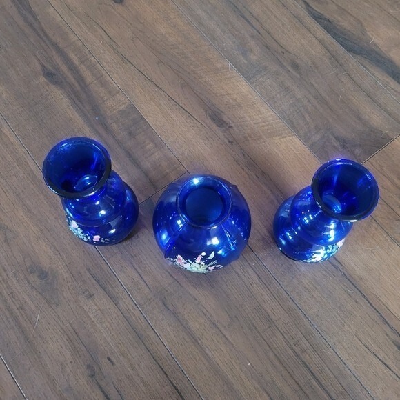 Set of 3 Vintage Cobalt Blue Glass‎ Vases Hand Painted Floral Accent - Picture 6 of 6